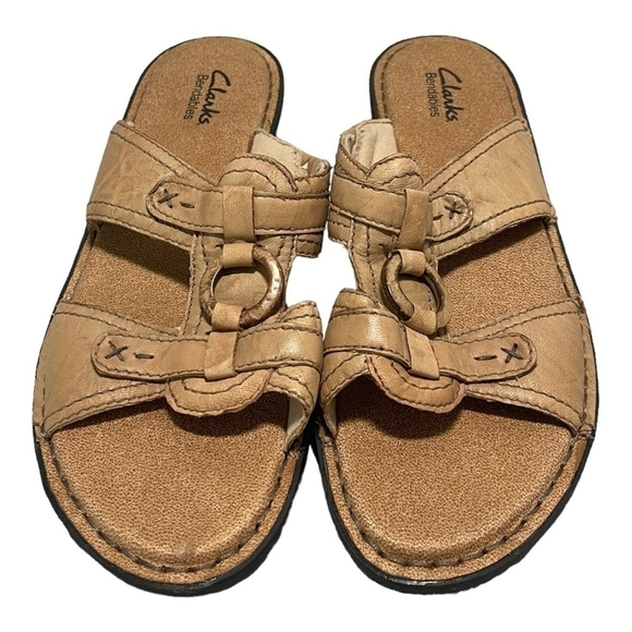 Clarks Bendables Women’s Tan Leather Slip-On Sandals Size 9 Comfort Wedges - Picture 3 of 6